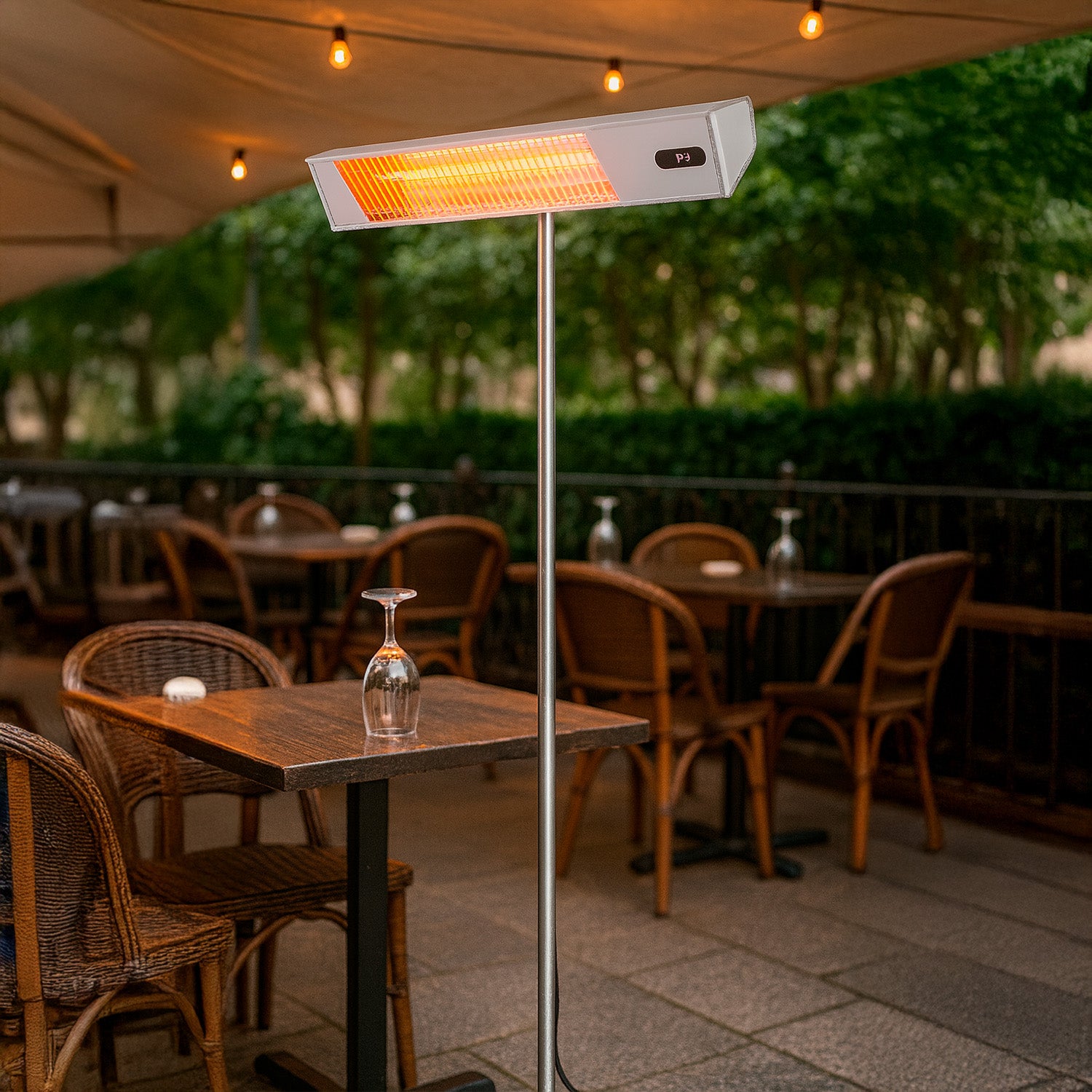 Piantana Infrarossi 2000w Per Esterno Con Design Elegante e